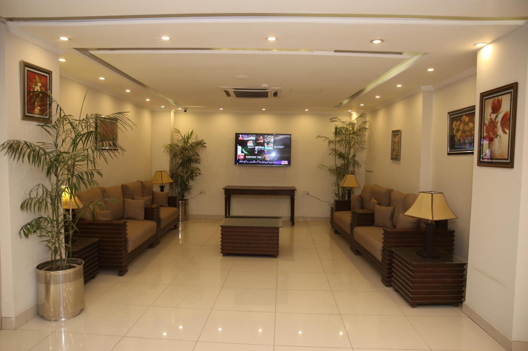 Fort Continental Hotel Peshawar Esterno foto