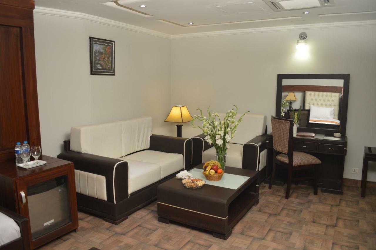 Fort Continental Hotel Peshawar Esterno foto
