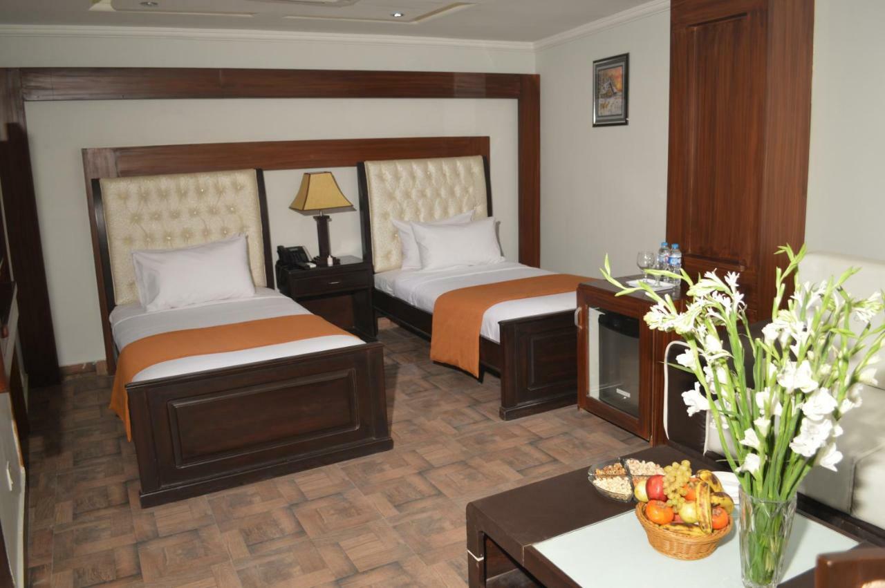Fort Continental Hotel Peshawar Esterno foto